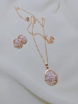 Elegant China Gold Locket Set – Timeless Beauty