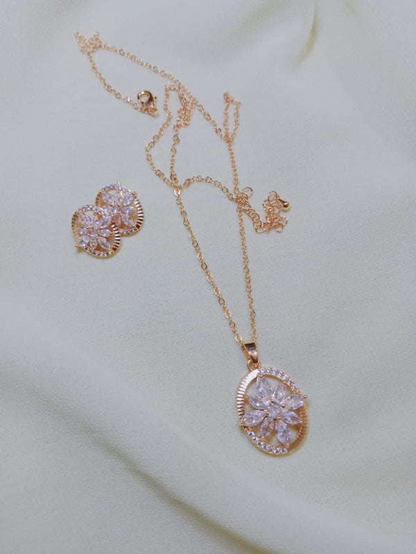 Elegant China Gold Locket Set – Timeless Beauty