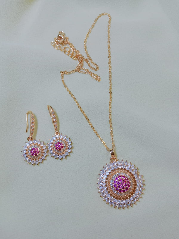 Stylish China Gold Locket Set