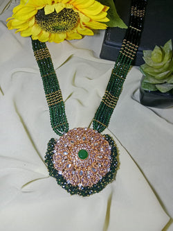 "Elegant Mala – A Touch of Timeless Beauty"